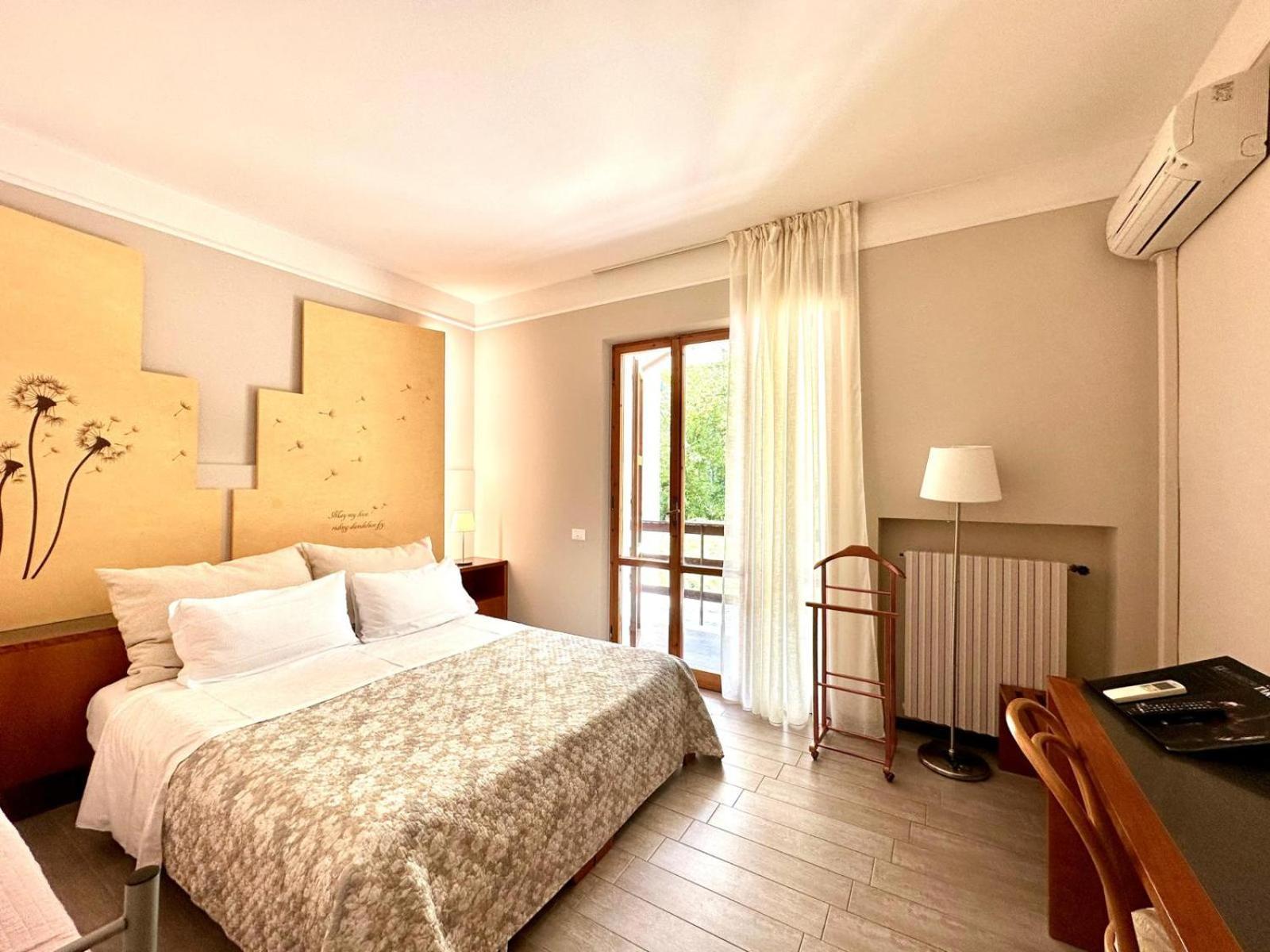 Albergo La Ginestra Acqualagna Exterior foto